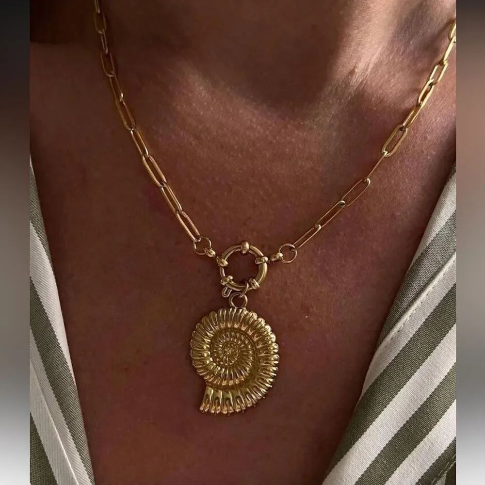 Seashell Necklace #2031